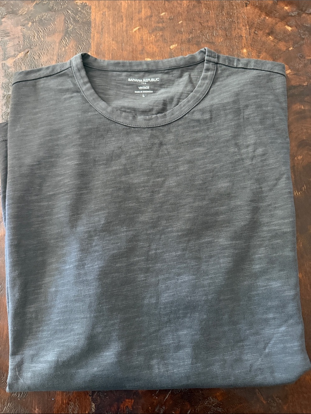 Banana Republic Men’s Crewneck Tee in Charcoal Gray
